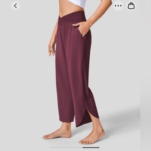 Halara Breezeful Crossover Pocket Capri - Size XL (16)